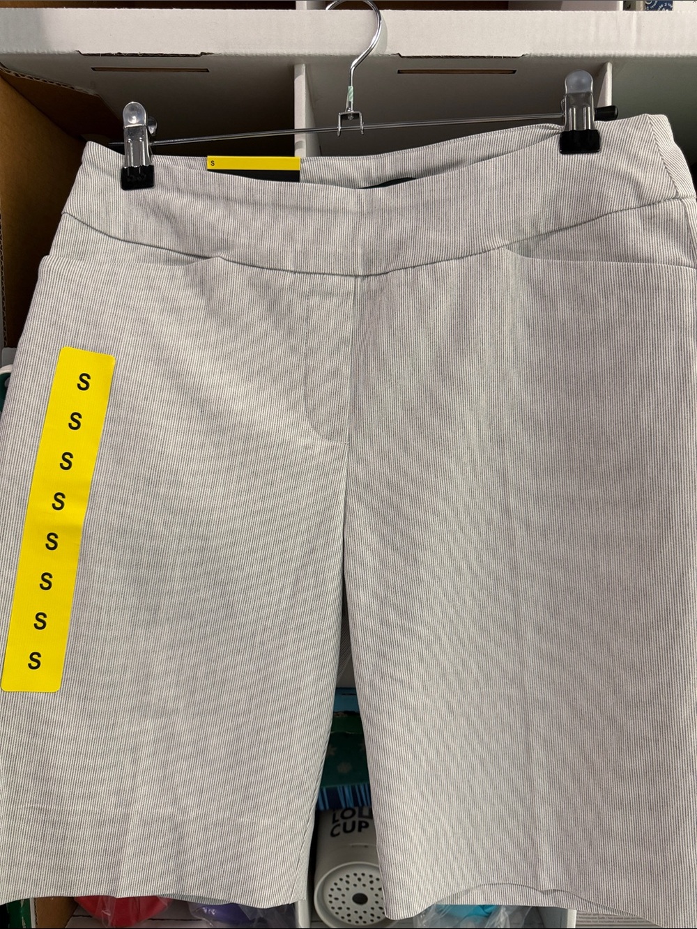 Hilary Radley Light Gray Pull-On Capris